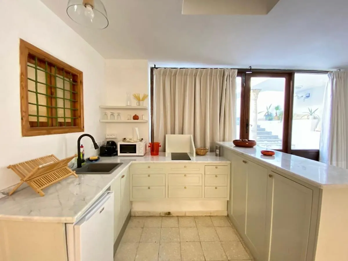 L'Atelier Hedi Turki, Breakfast & Pool Sidi Bou Said Apartment Tunis
