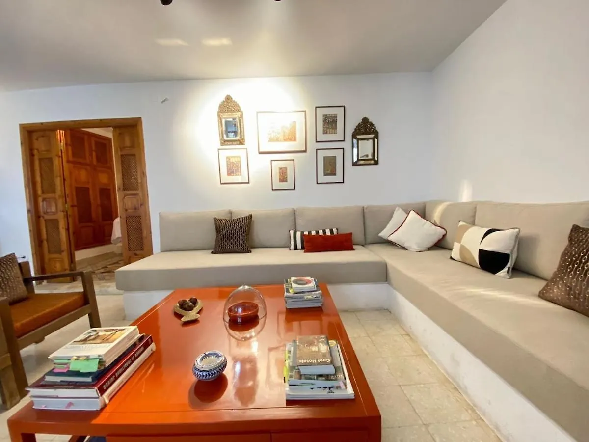 L'Atelier Hedi Turki, Breakfast & Pool Sidi Bou Said Apartment Tunis