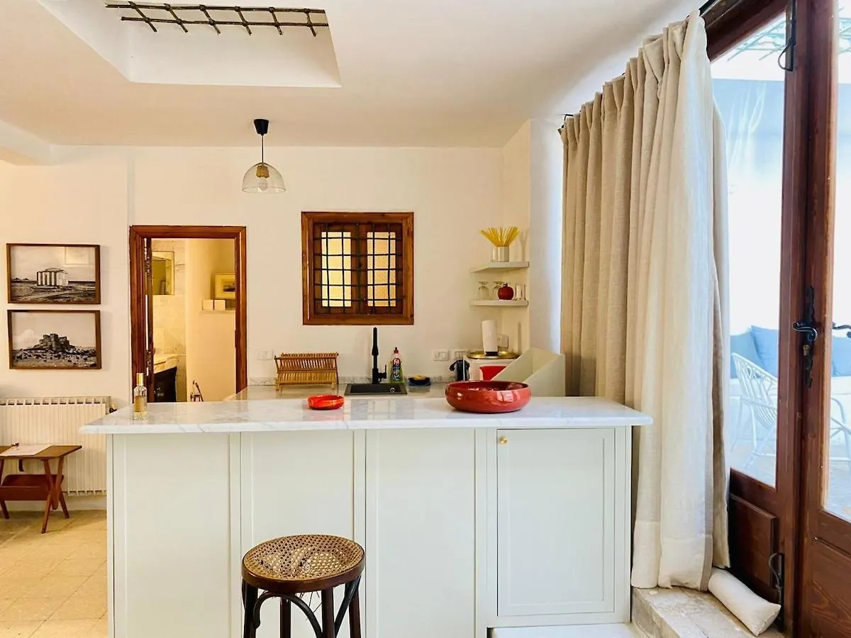 L'Atelier Hedi Turki, Breakfast & Pool Sidi Bou Said Apartment Tunis