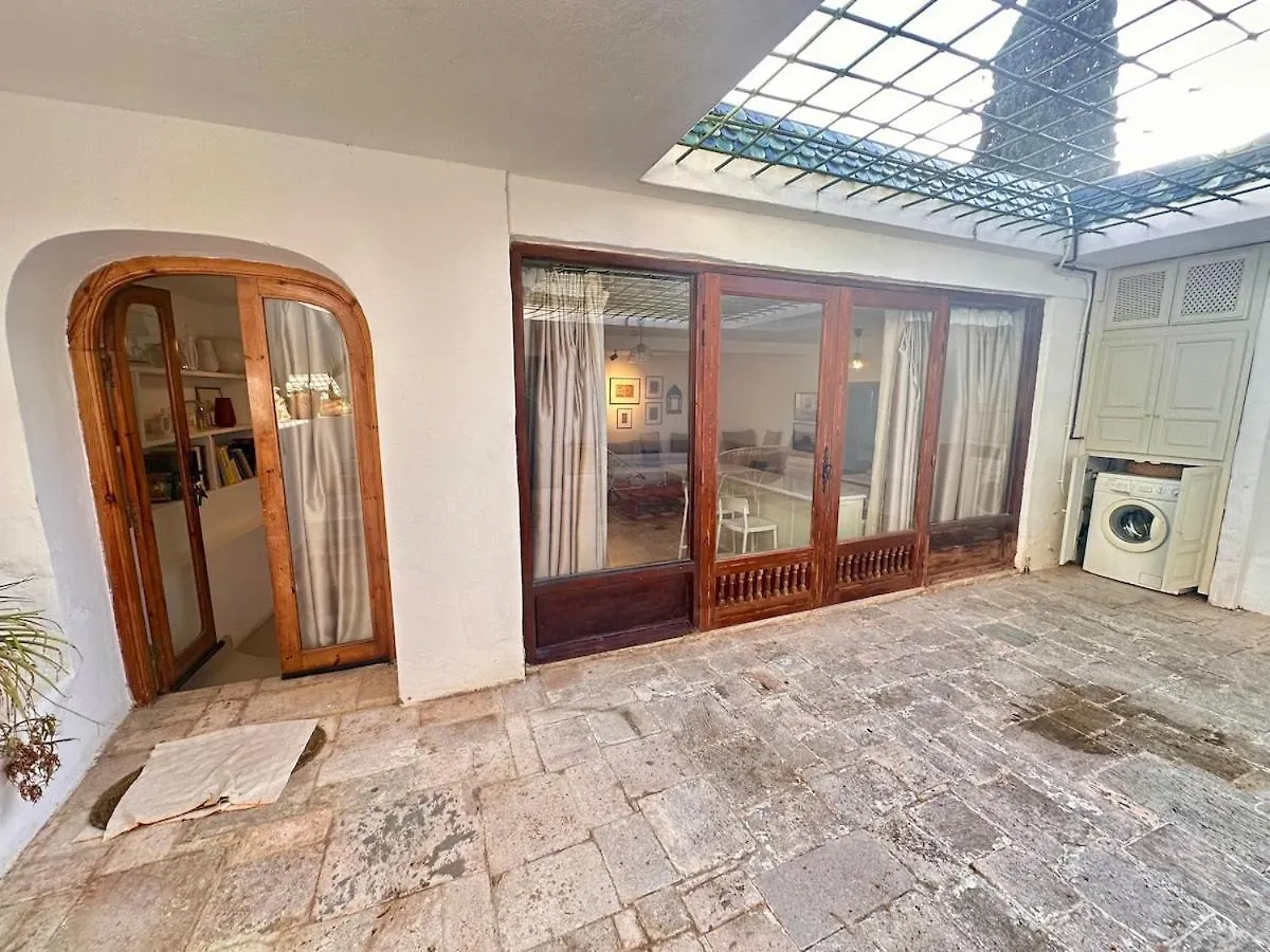 L'Atelier Hedi Turki, Breakfast & Pool Sidi Bou Said Apartment Tunis